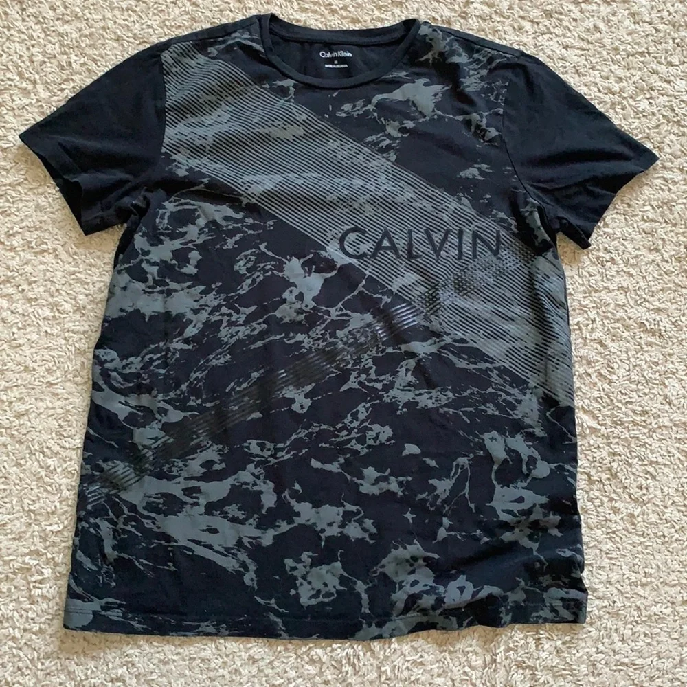 Calvin Klein T shirt - Picture 1 of 2